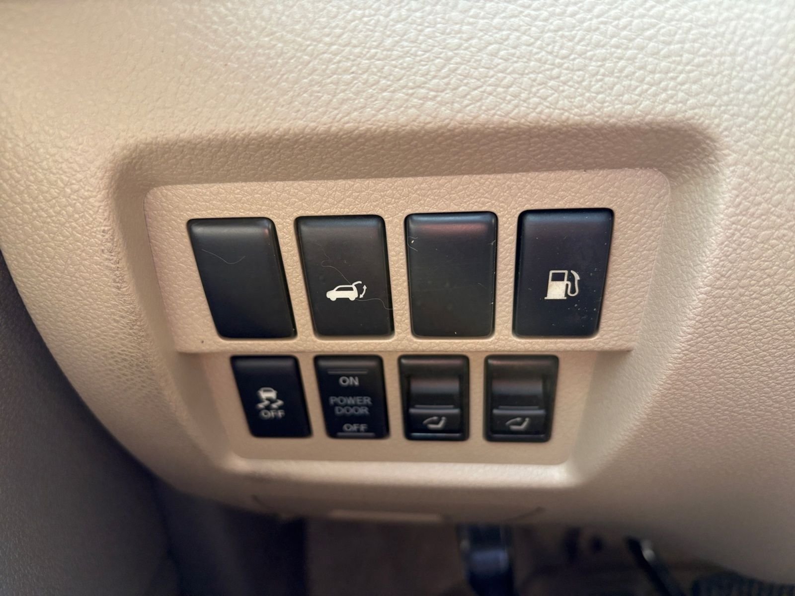 Used 2014 Brown Nissan SL image 25