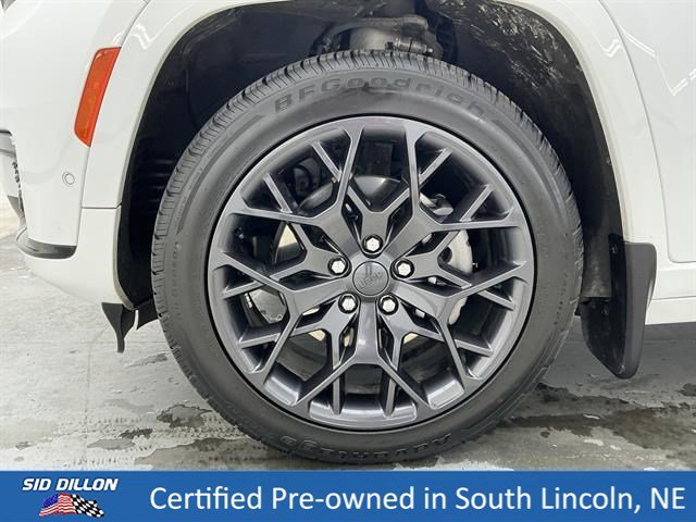 Used 2023 Bright White Clearcoat Jeep Summit Reserve image 18