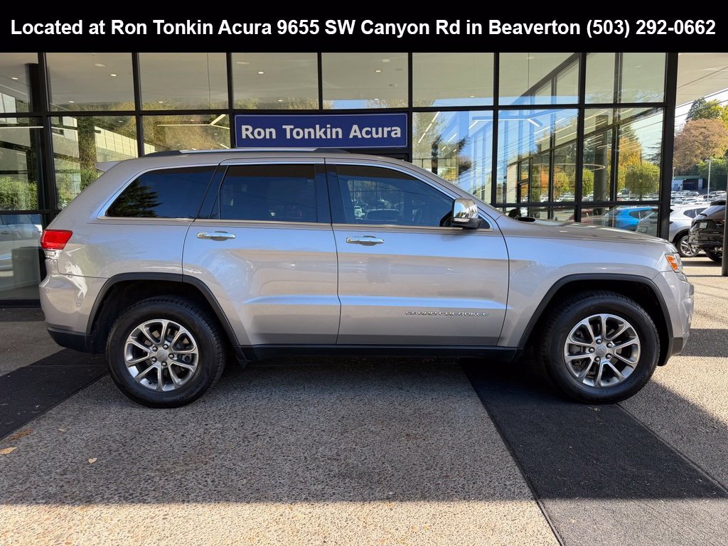 Used 2015 Billet Silver Metallic Clearcoat Jeep Limited image 8