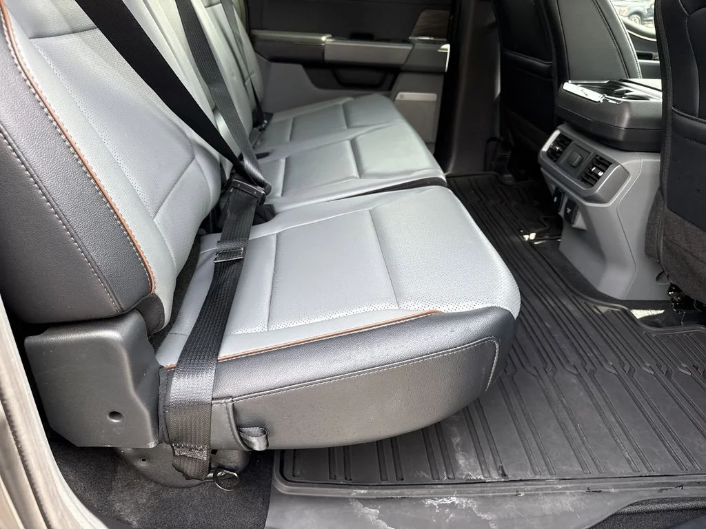 Used 2025 Gray Ford Lariat image 15