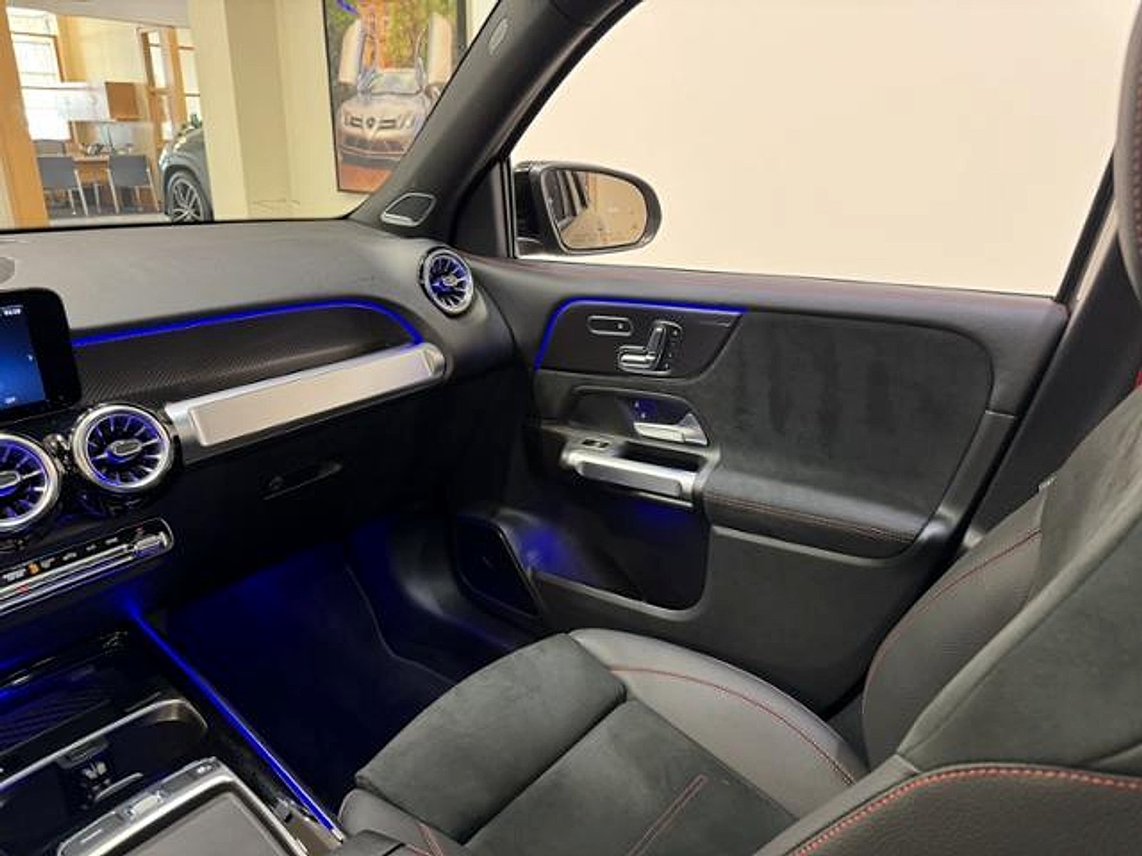 Certified Used 2025 Mountain Grey Metallic Mercedes-Benz 4MATIC® image 13