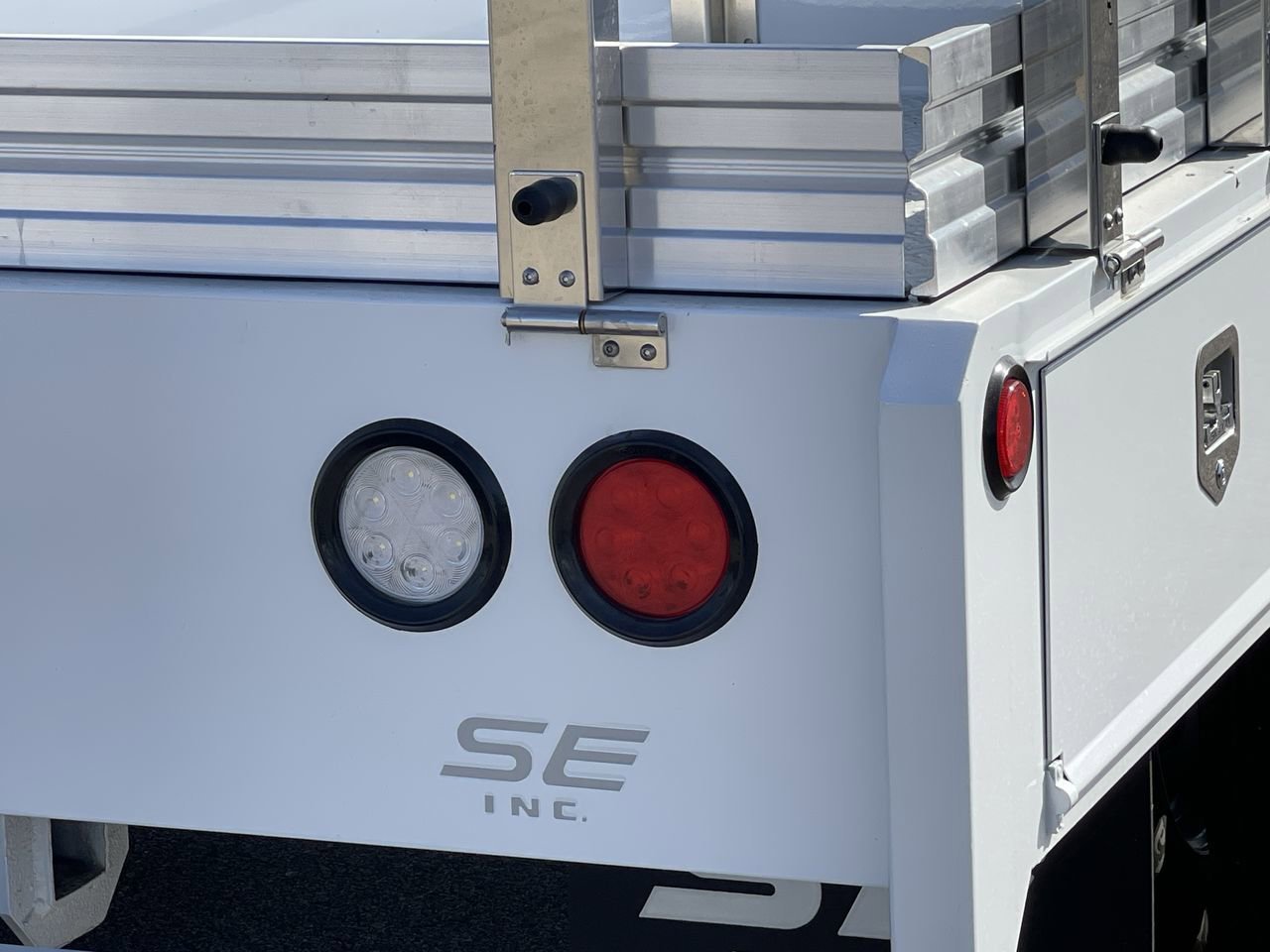 New 2024 Oxford White Ford XL image 9