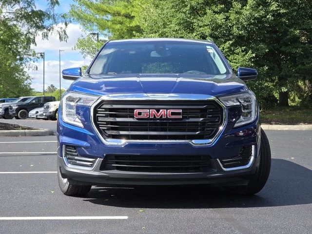 Used 2023 Marine Metallic GMC SLE image 13