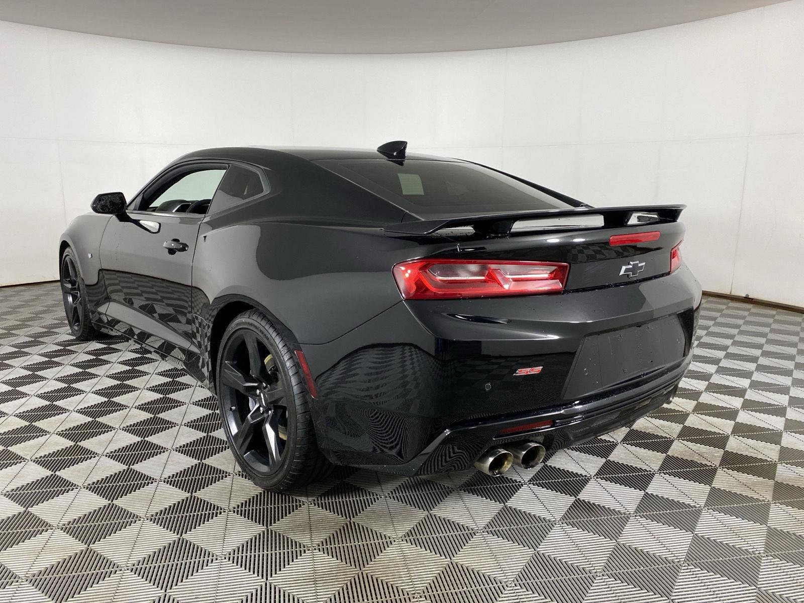 Used 2018 Black Chevrolet 2SS image 5