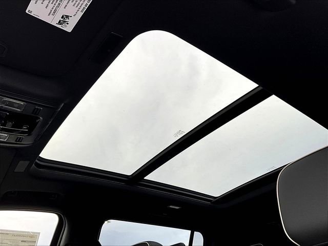 2026 Chevrolet Suburban Premier - Photo 15