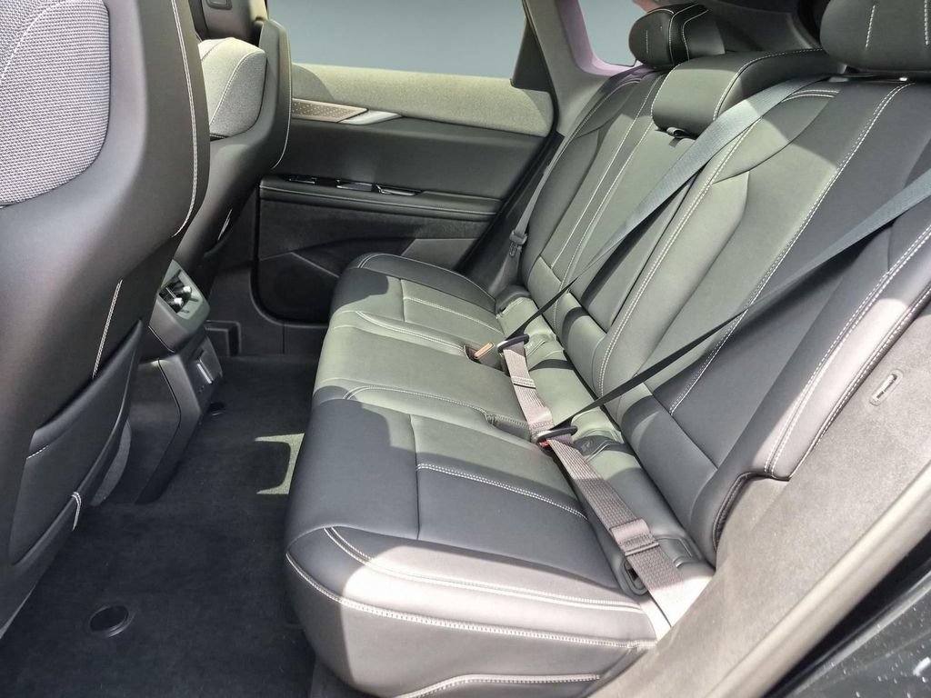 2027 Cadillac OPTIQ Luxury - Photo 24