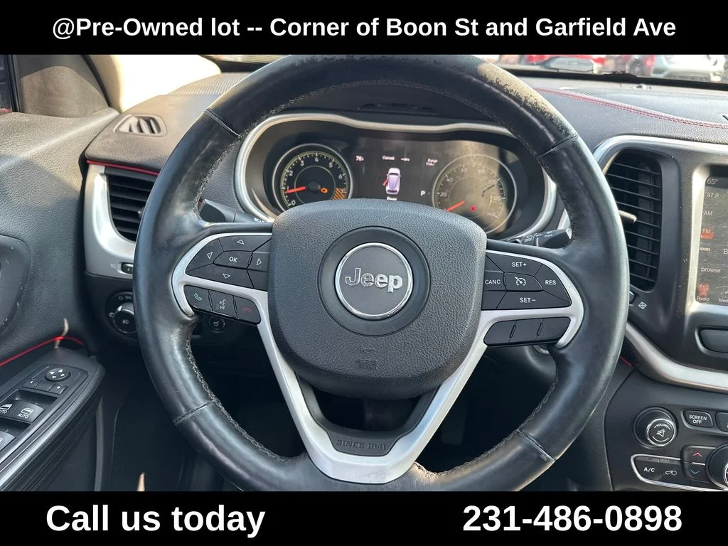 Used 2015 Orange Jeep Trailhawk image 20