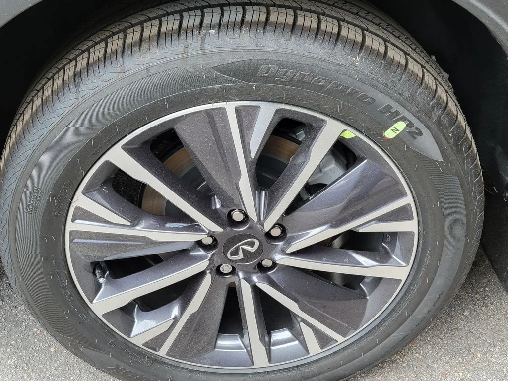 New 2027 MINERAL BLACK INFINITI Luxe FWD image 5