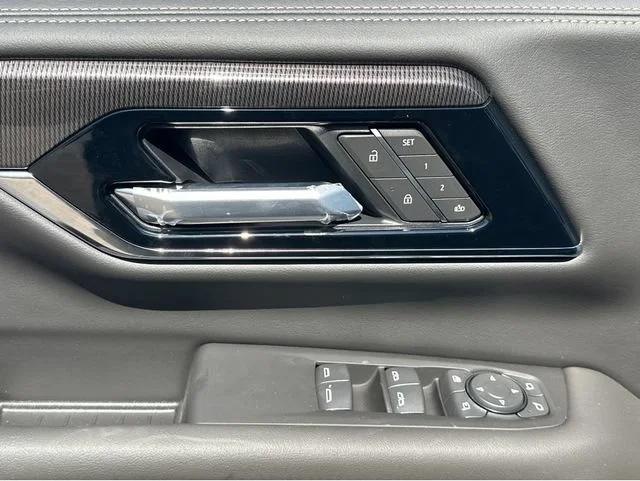New 2026 Summit White GMC Elevation image 33
