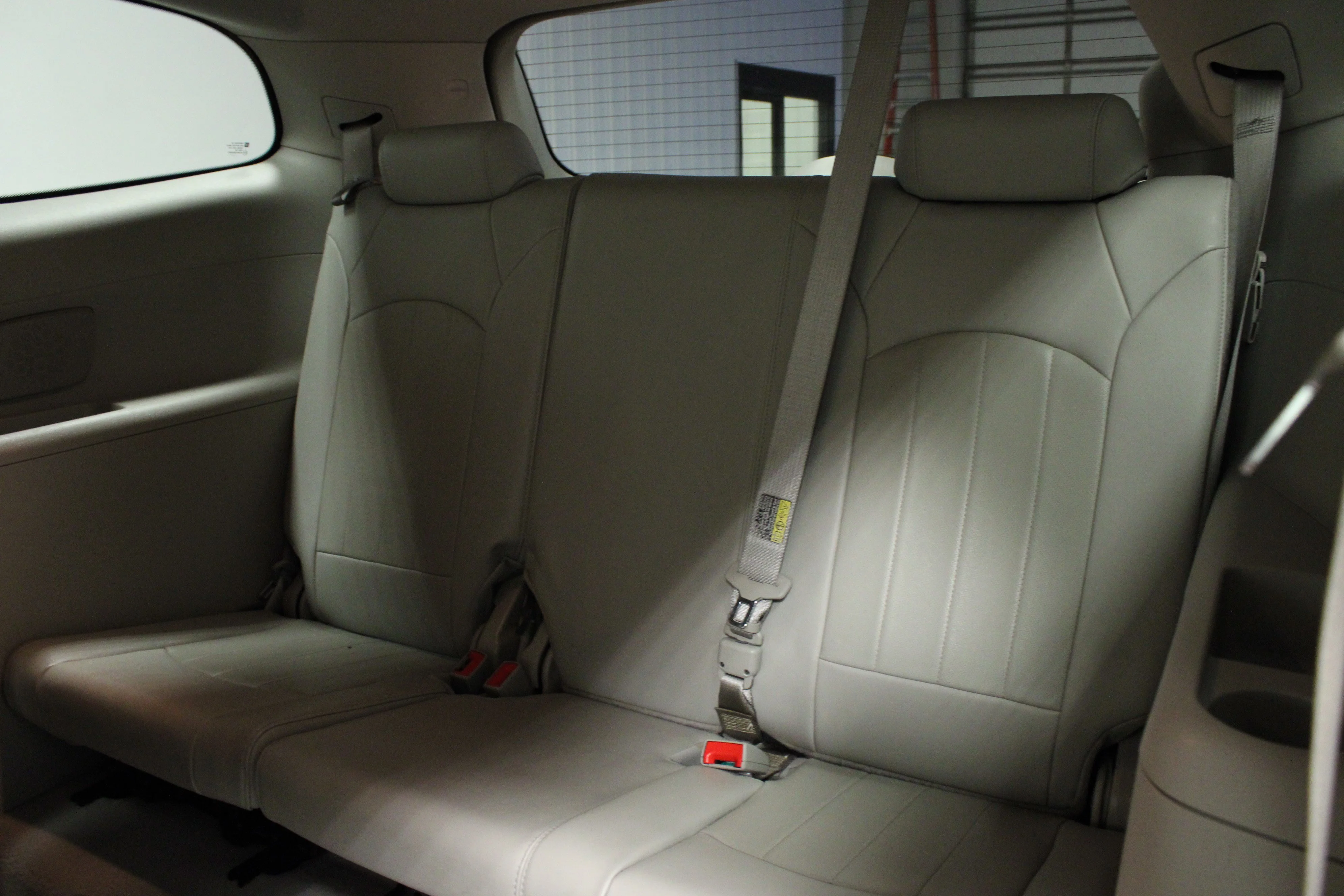 Used 2011 White Diamond Clearcoat Buick CXL image 14