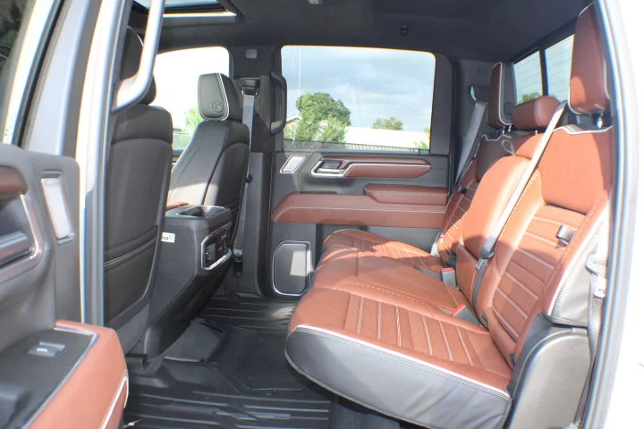 Certified Used 2026 Glacier White Tricoat GMC Denali Ultimate image 17