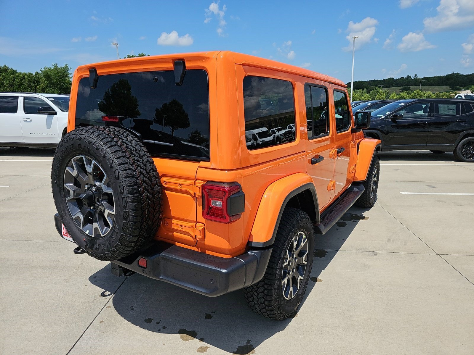 New 2026 Joose Jeep Sahara image 5