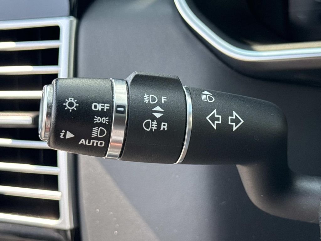 Used 2019 Black Land Rover 5.0L V8 Supercharged image 8