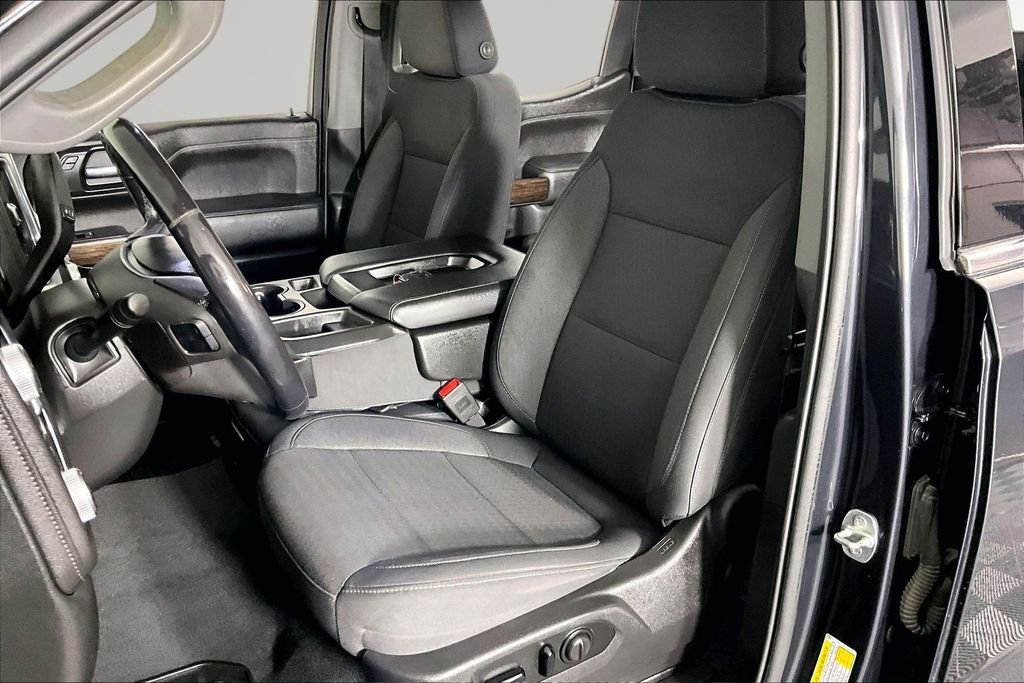 Used 2020 Black GMC SLE image 21