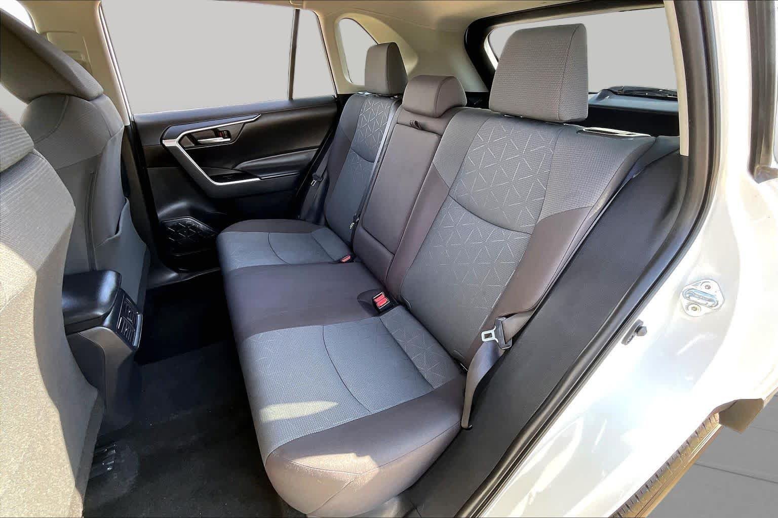 Used 2025 Ice Cap Toyota XLE image 17