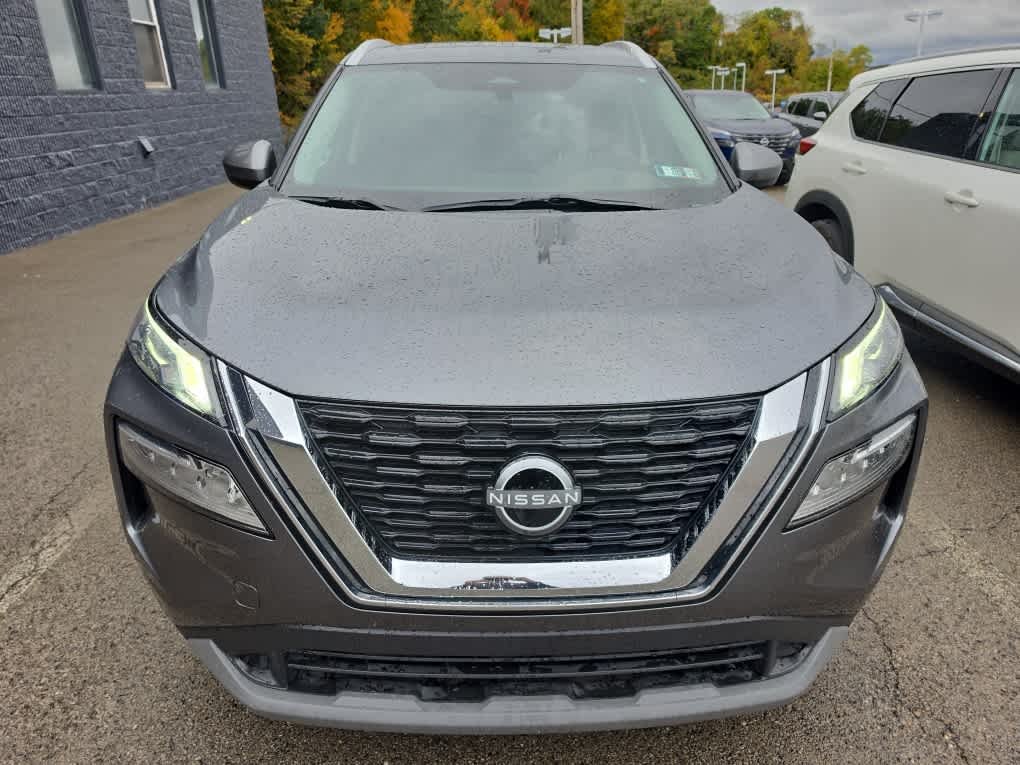 Used 2023 Gun Metallic Nissan SV image 2