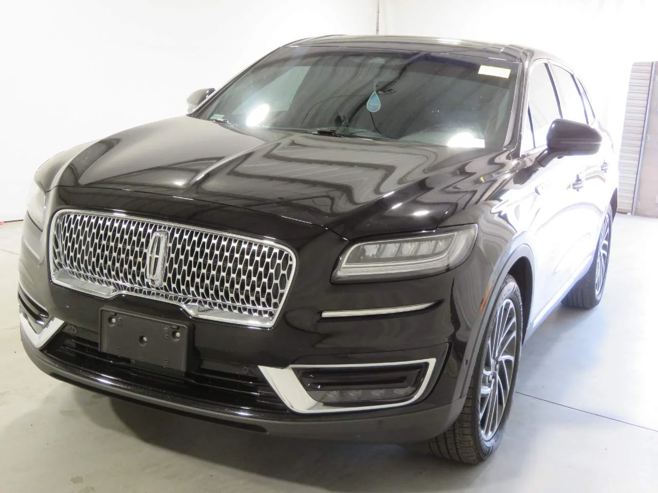 Used 2019 Infinite Black Lincoln Reserve image 1