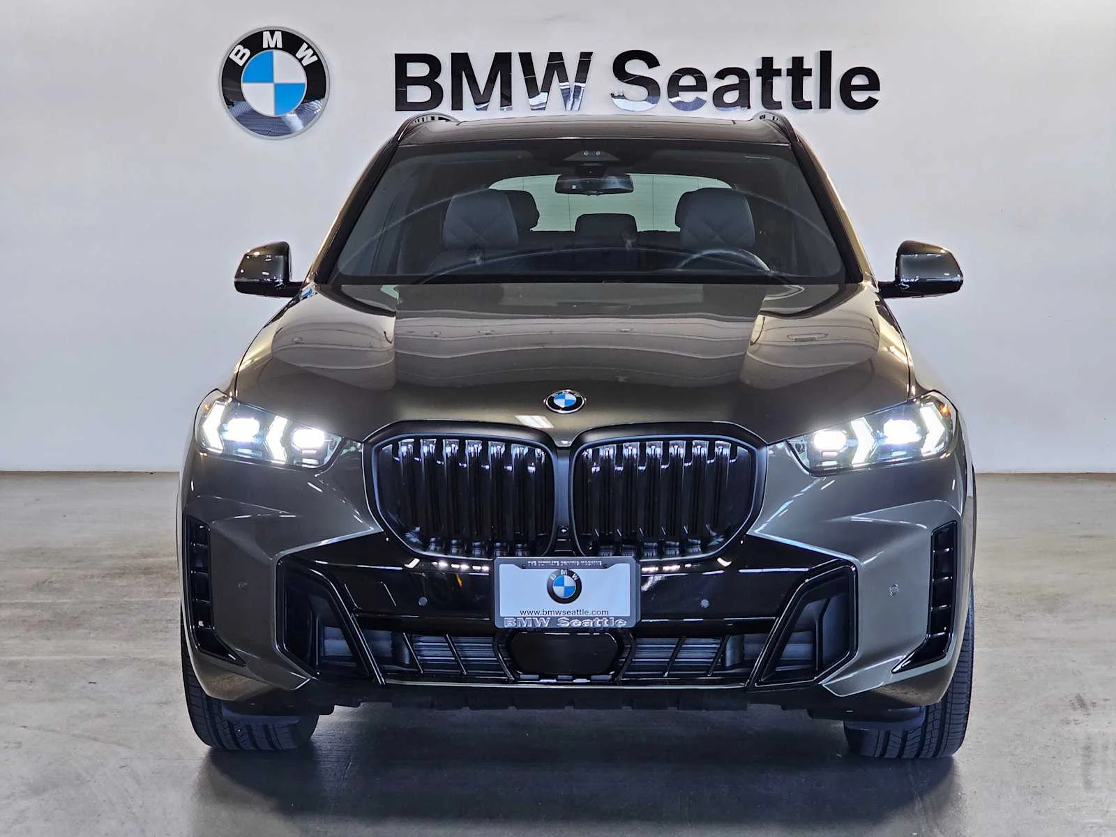 Certified Used 2026 Manhattan Green Metallic BMW xDrive40i image 6