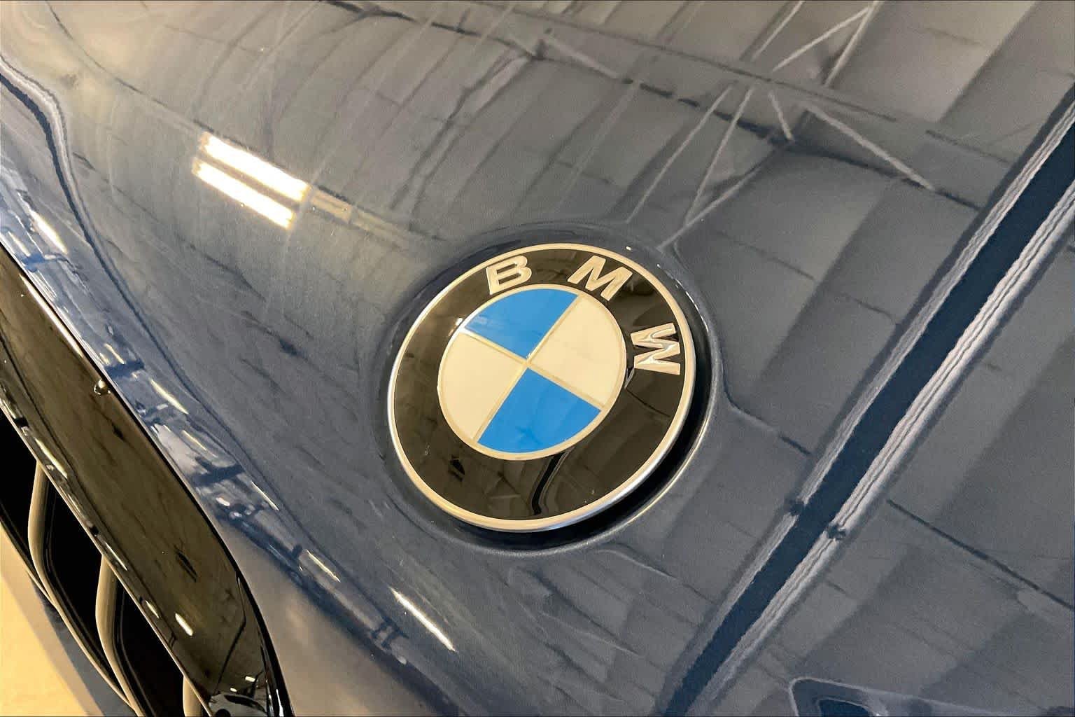 Used 2019 Phytonic Blue Metallic BMW xDrive50i image 31