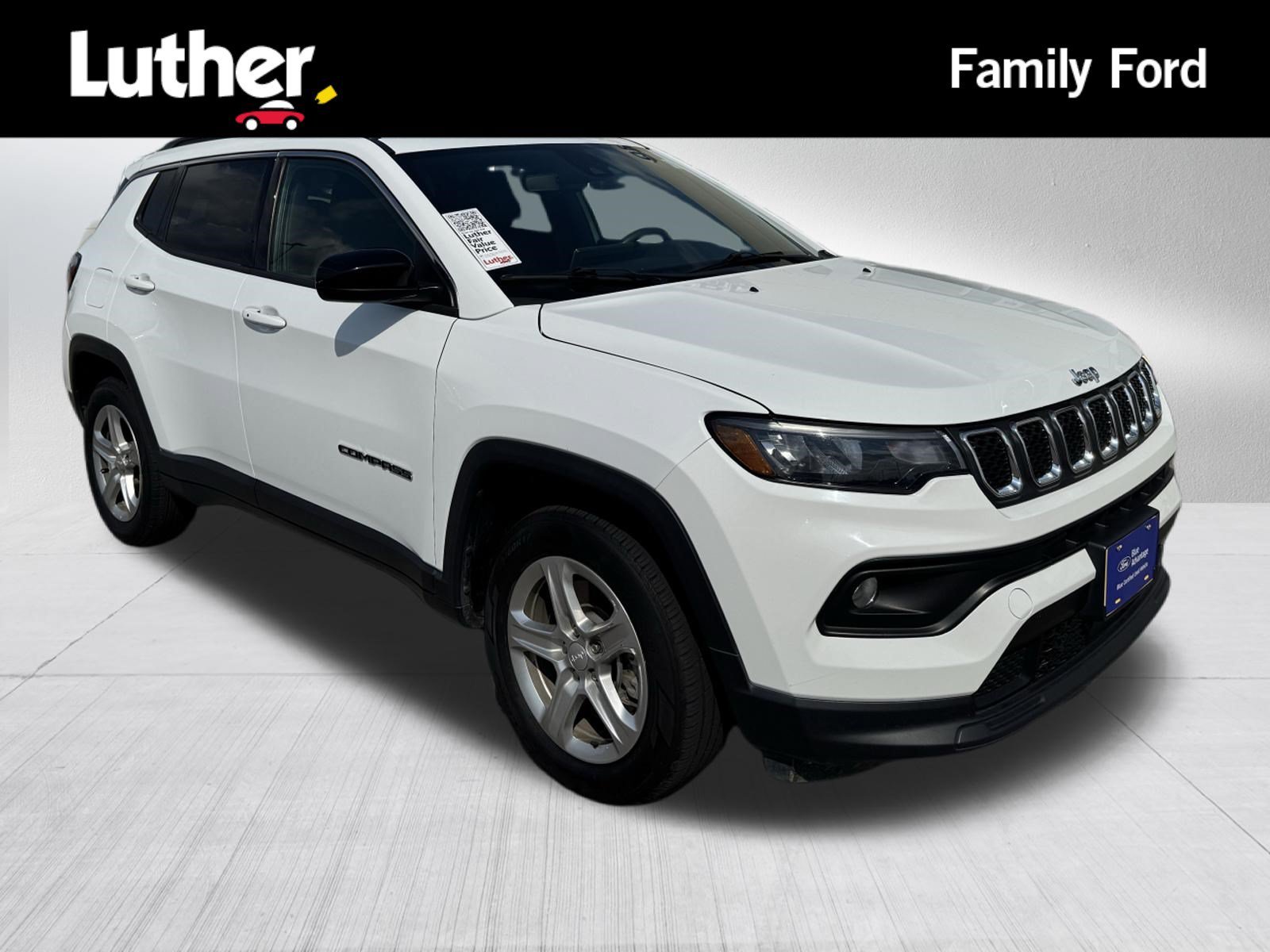 Certified Used 2024 Bright White Clearcoat Jeep Latitude image 1
