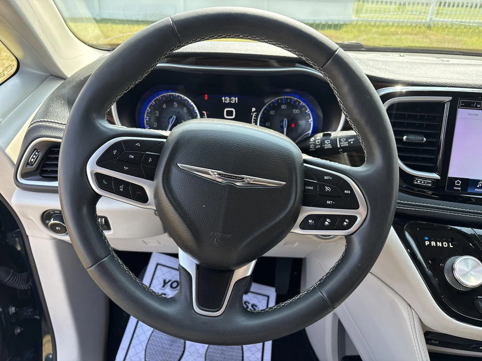 Used 2022 Fathom Blue Pearlcoat Chrysler Limited image 18