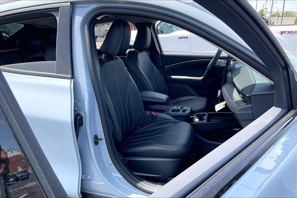 New 2026 Glacier Gray Metallic Tri-coat Ford Select image 6