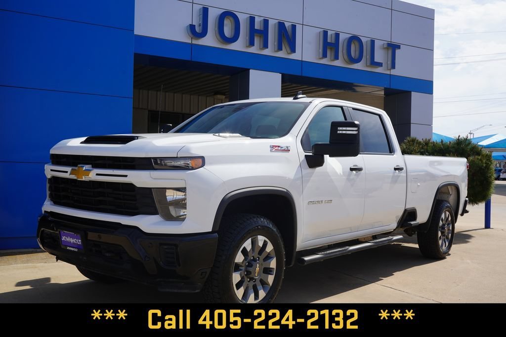 Used 2025 Summit White Chevrolet Custom image 1