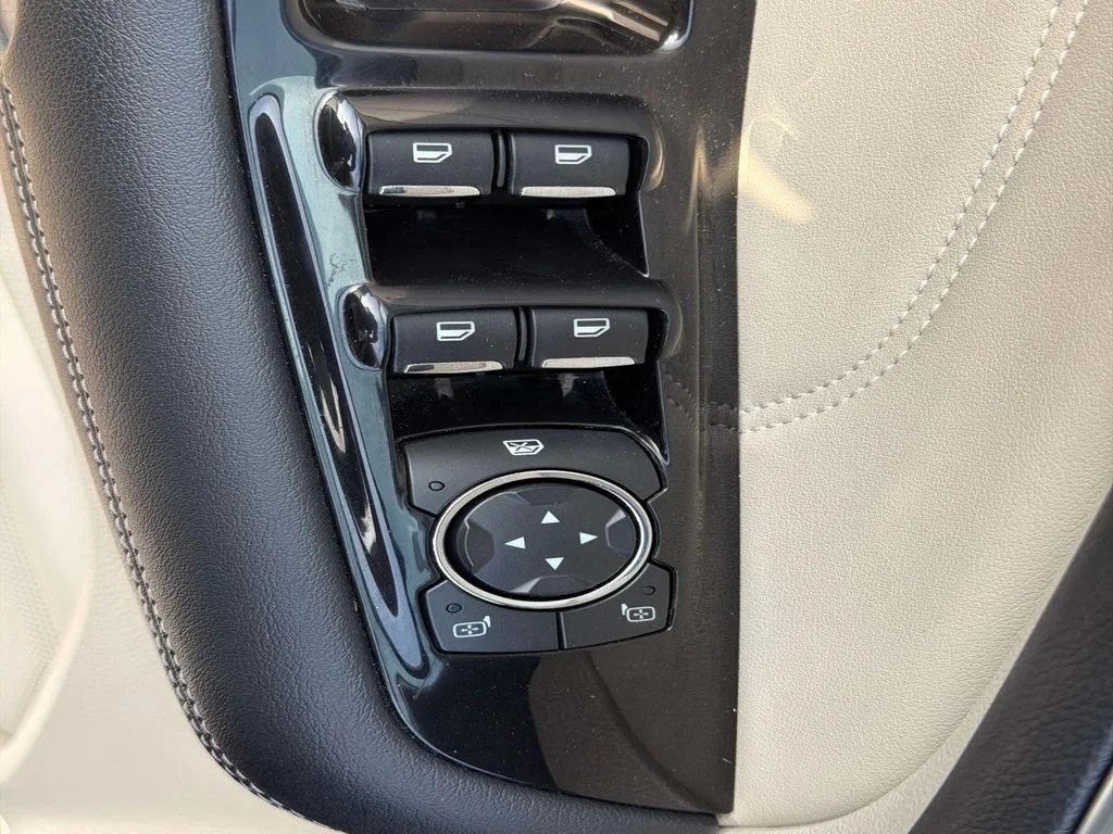 Used 2016 White Ford Titanium image 19