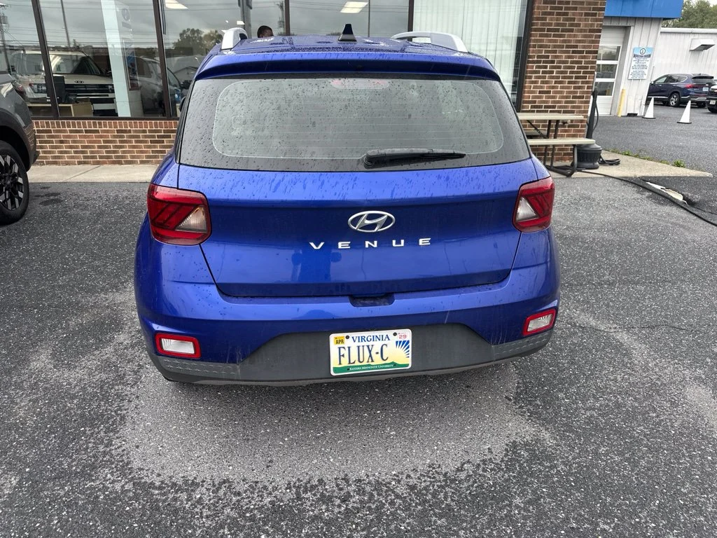 Used 2022 Blue Hyundai Limited image 4
