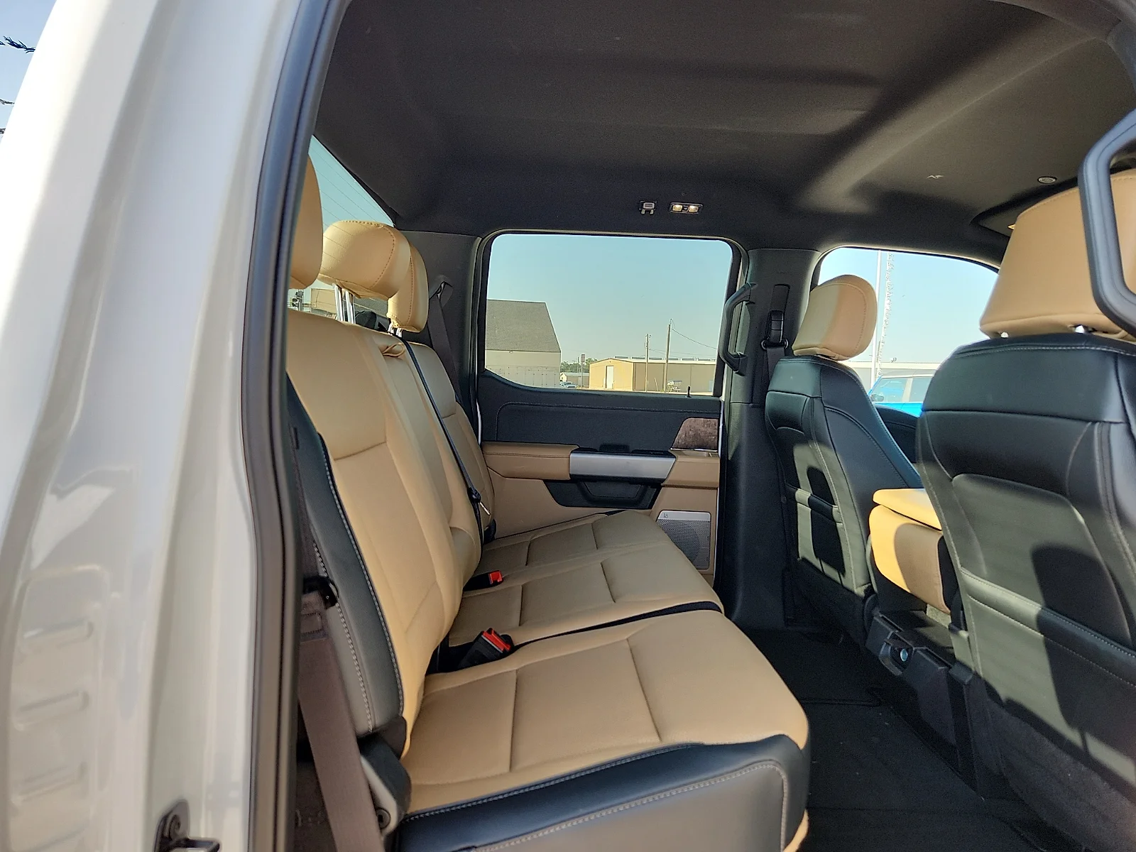 New 2026 Oxford White Ford Lariat image 19