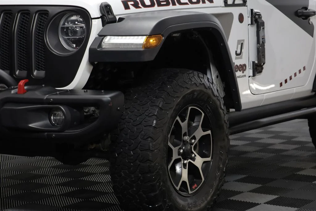 Used 2018 Bright White Clearcoat Jeep Rubicon image 3