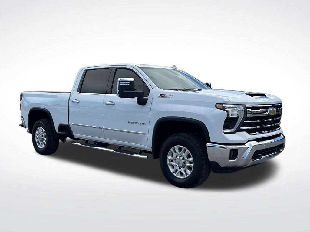 Used 2025 White Chevrolet LTZ image 9