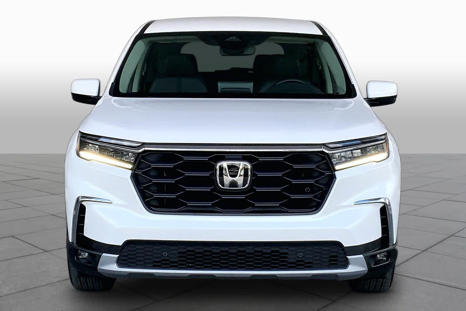 Used 2025 Platinum White Pearl Honda EX-L image 4