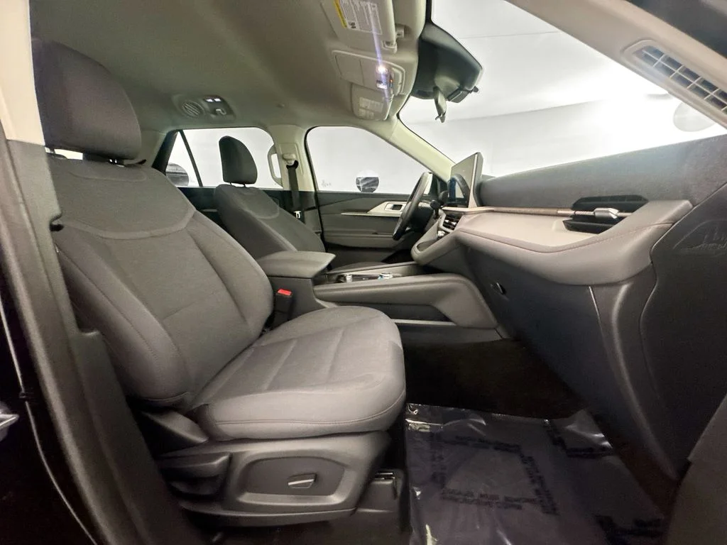 2025 Ford Explorer Active - Photo 27
