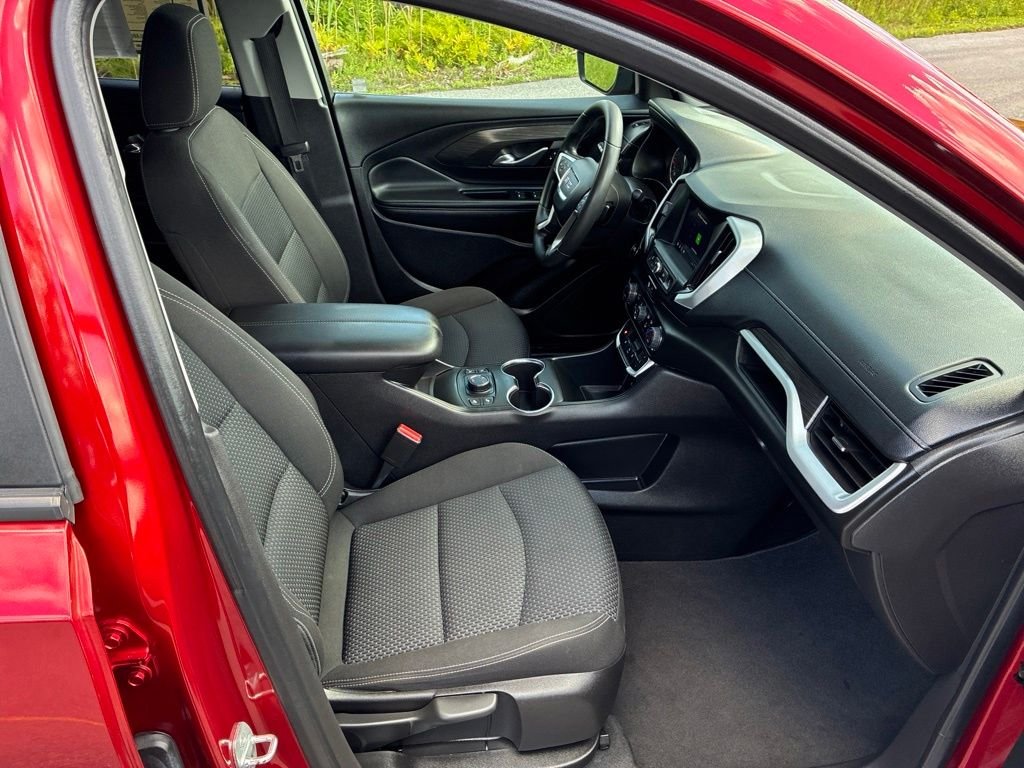 Used 2022 Red GMC SLE image 36