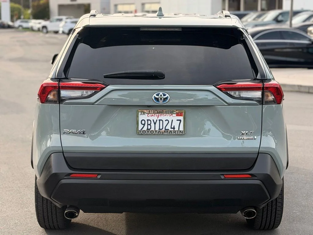 Used 2022  Toyota XLE image 9