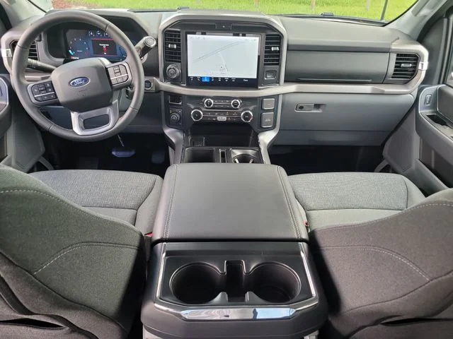 New 2026 Oxford White Ford XLT image 13