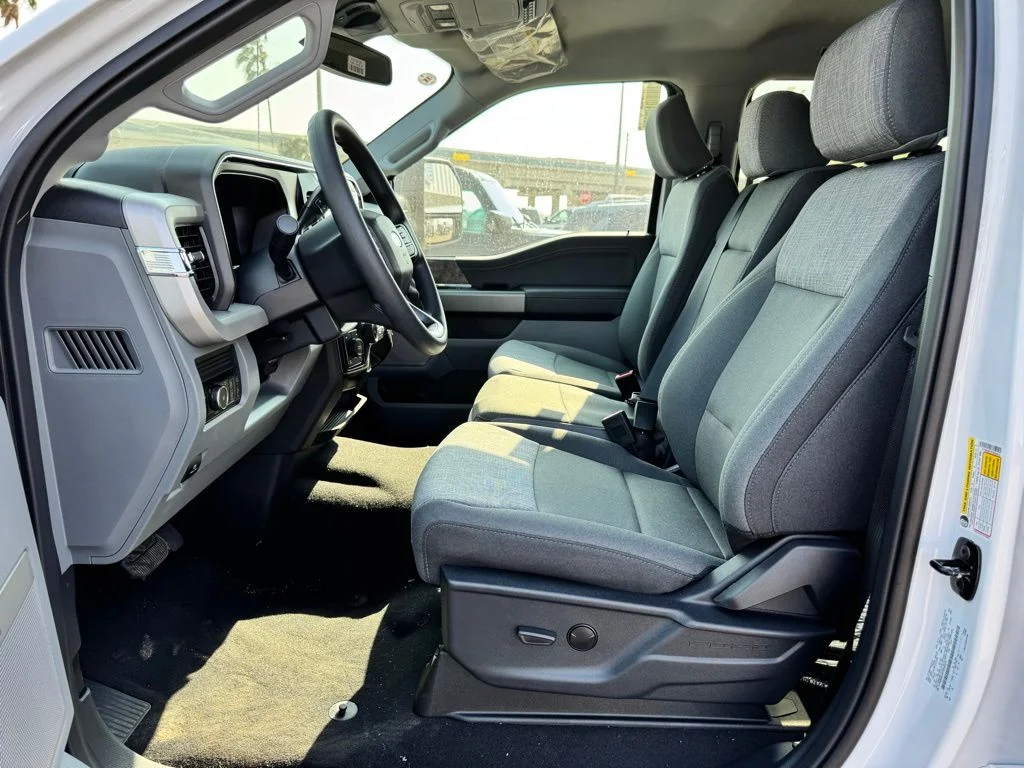New 2026 Oxford White Ford F-250® XLT image 9