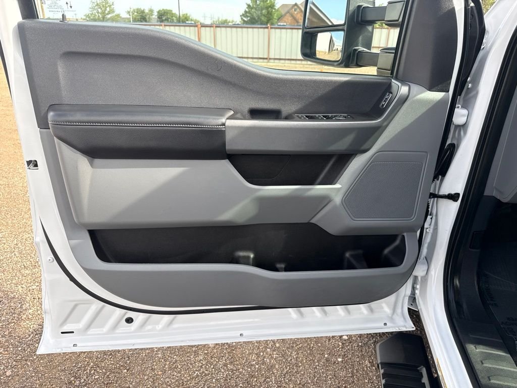 Used 2024 Oxford White Ford XLT image 12