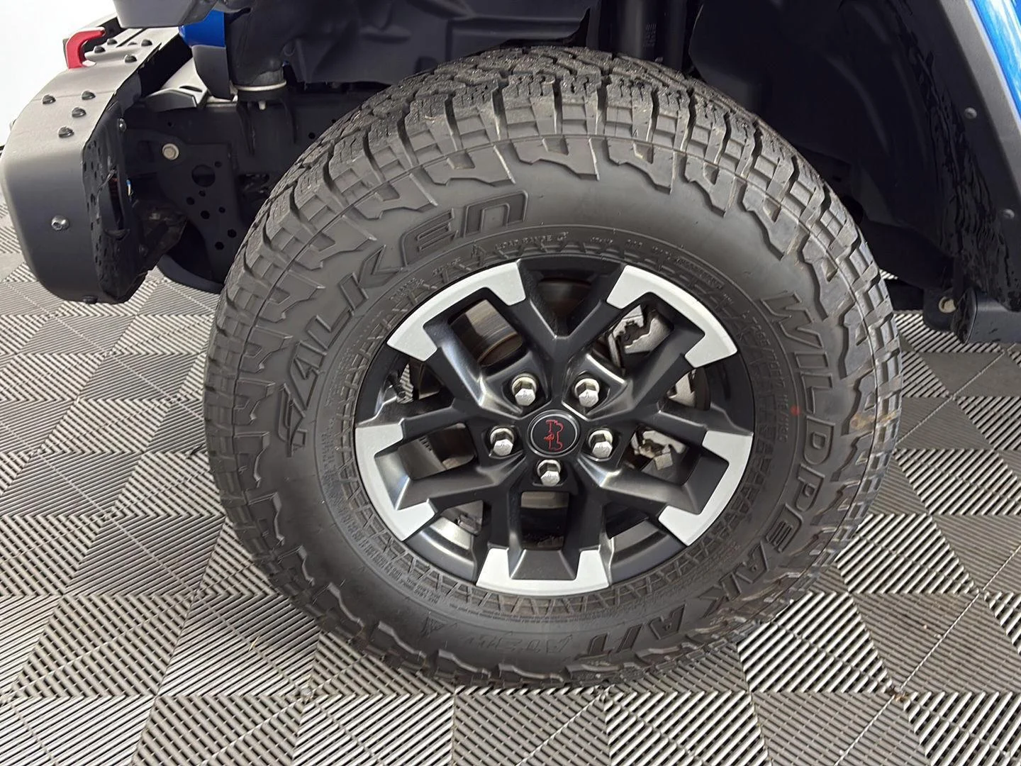 Used 2024 Hydro Blue Pearlcoat Jeep Rubicon X image 18