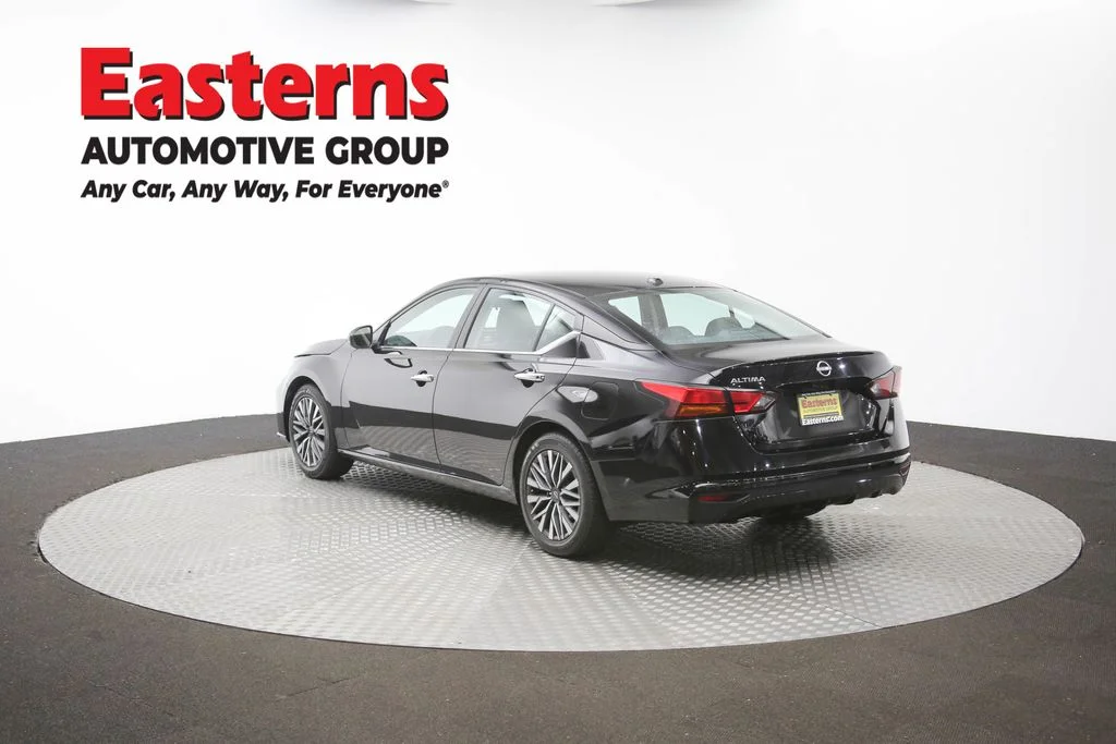 Used 2025 Black Nissan 2.5 SV image 60