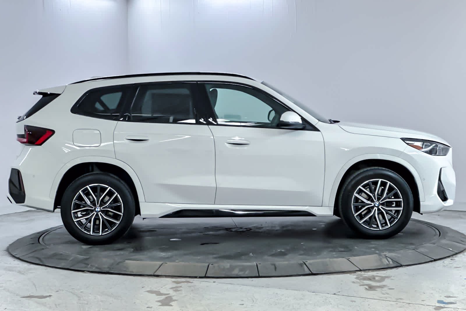 2026 BMW X1 28i - Photo 8