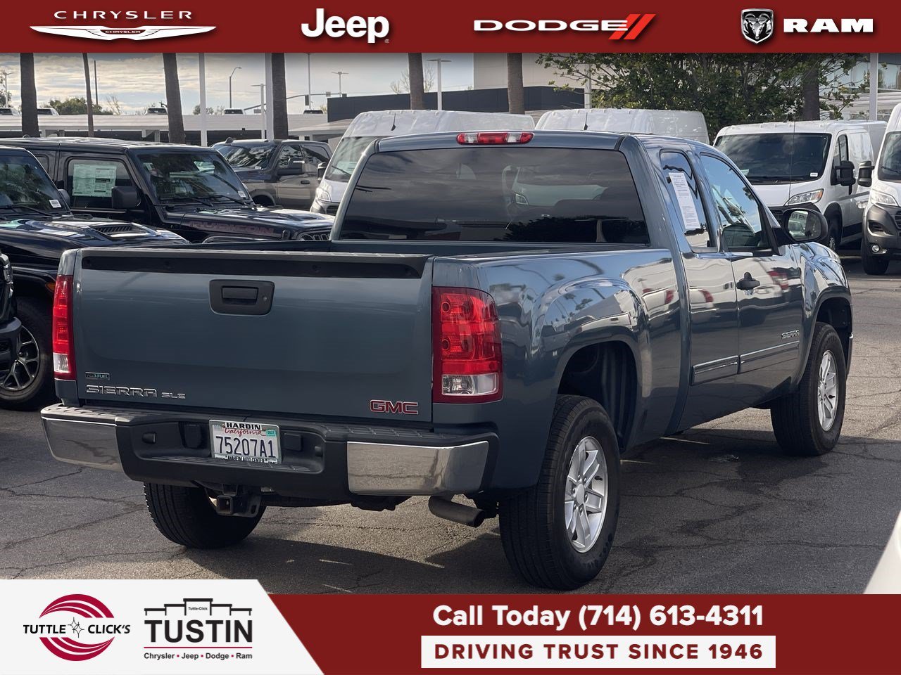 Used 2011 Stealth Gray Metallic GMC SLE image 15
