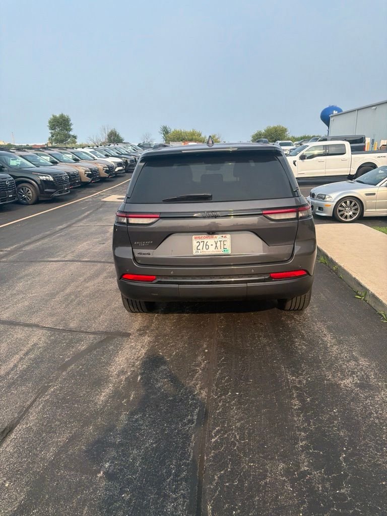 Used 2023 Baltic Gray Metallic Clearcoat Jeep Altitude X image 8
