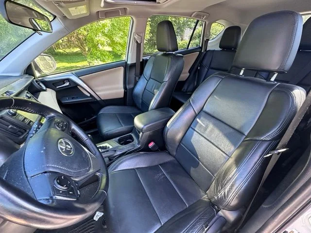 Used 2017 White Toyota XLE image 12