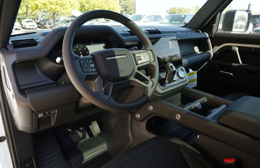New 2026 Fuji White Land Rover X-Dynamic SE image 14