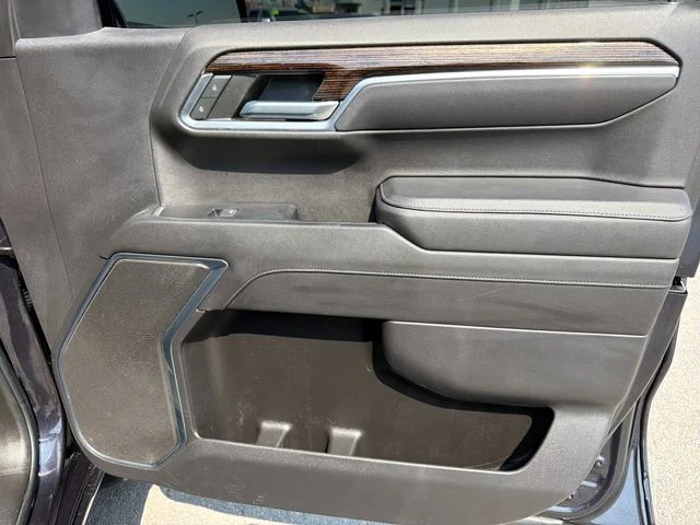Used 2022 Silver GMC Elevation image 22