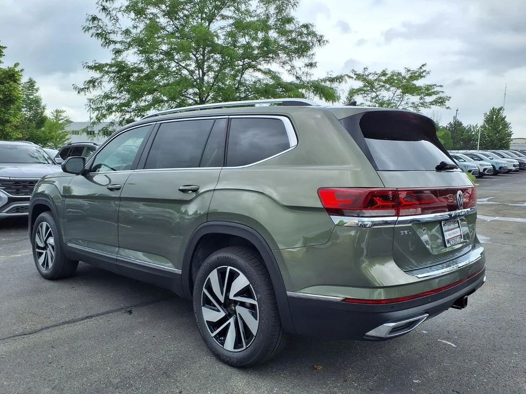 New 2026 Avocado Green Pearl Volkswagen 2.0T SEL image 4