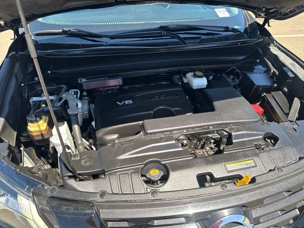 Used 2018 Black Nissan SL image 48