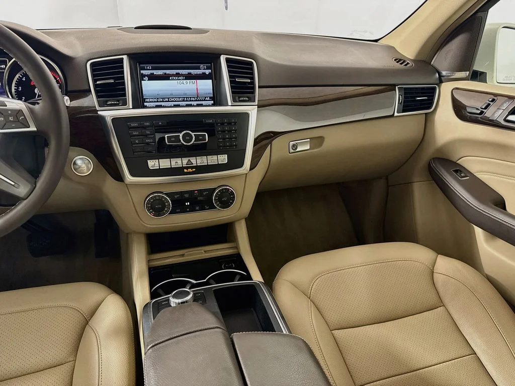 Used 2015 White Mercedes-Benz ML 350 image 29